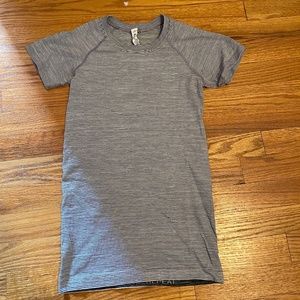 Lululemon Swiftly Tech Short Sleeve Shirt - Size 2